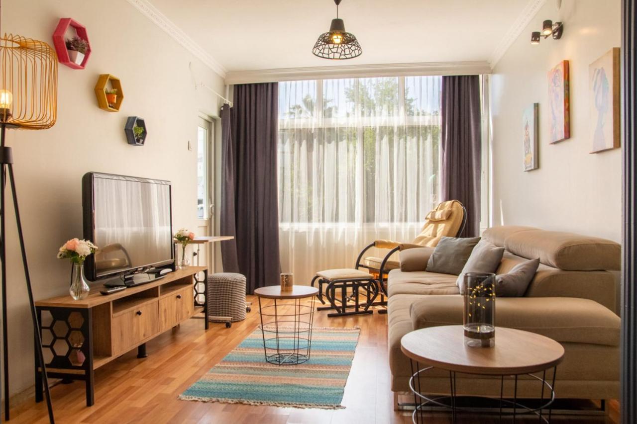 Delightful Flat With Location And Balcony In Karsiyaka Appartamento